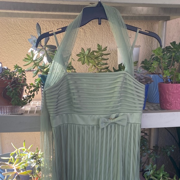 JS Collections Mint Green Pleated Midi Dress - Picture 2 of 9